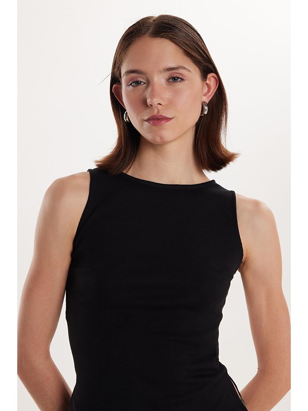 Kadın Modal Kumaş Slim Fit Dar Kesim Bisiklet Yaka Düz Basic Siyah Bluz-1