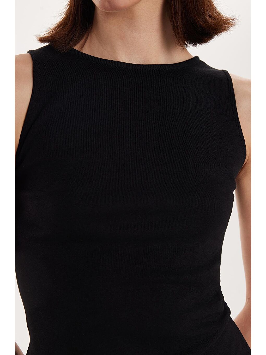 Kadın Modal Kumaş Slim Fit Dar Kesim Bisiklet Yaka Düz Basic Siyah Bluz-2