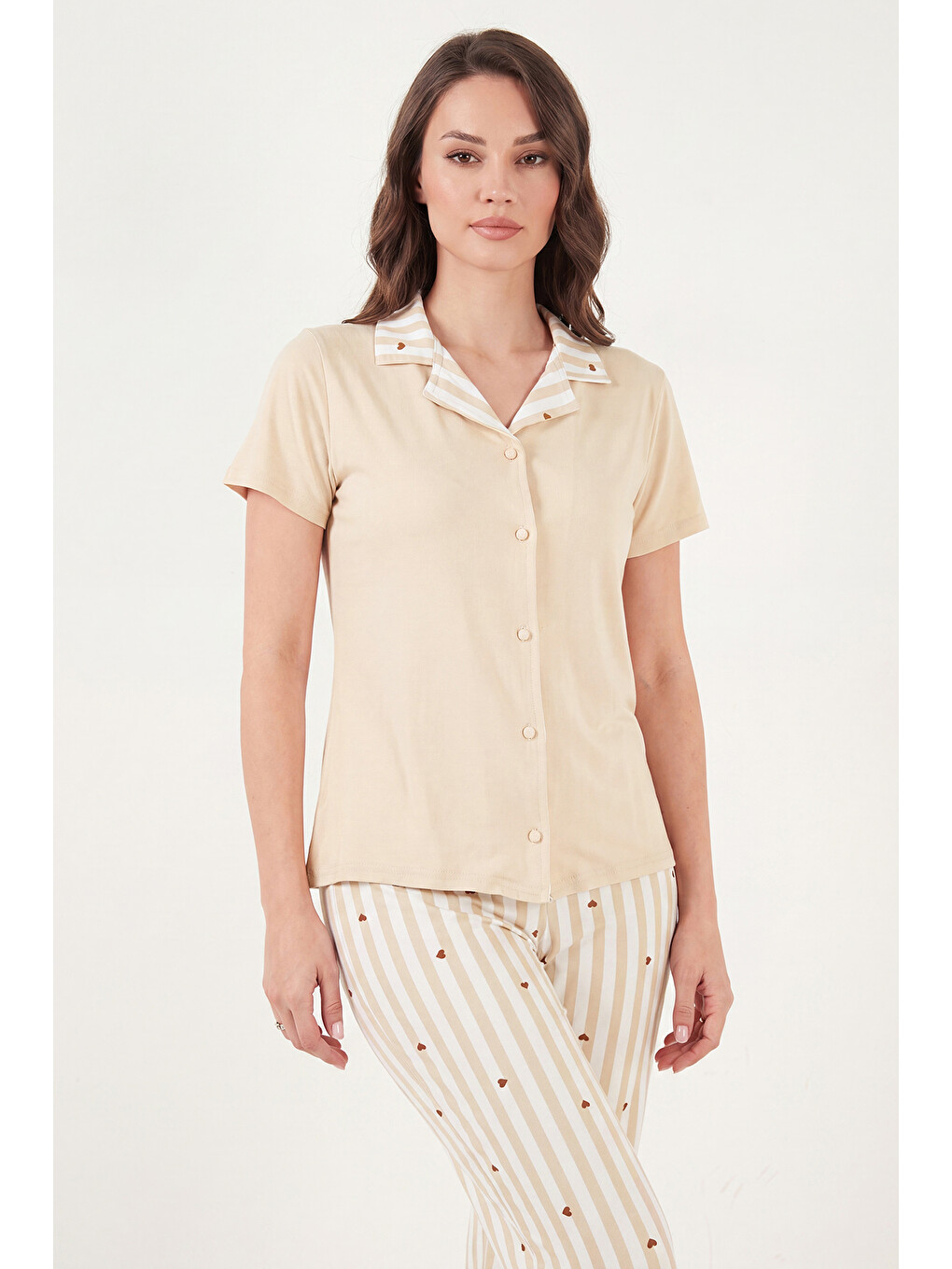 Beyaz Desenli Yumuşak Dokulu Kısa Kollu Pijama Takımı 65750120-3