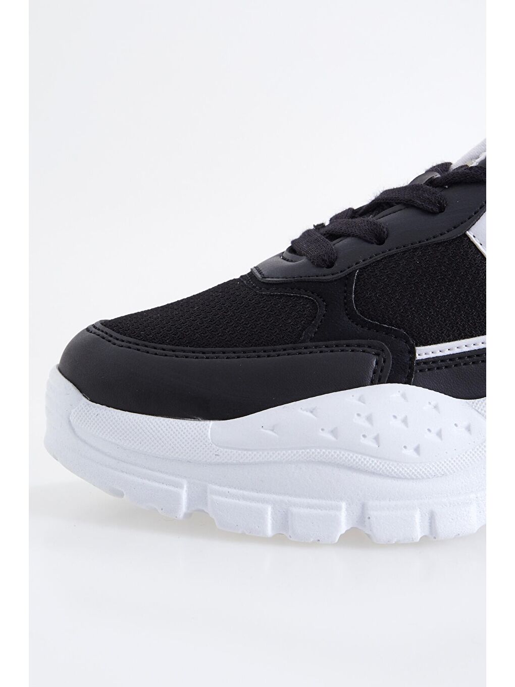 Siyah Bağcıklı Yüksek Taban Günlük Kadın Spor Ayakkabı - 89077-2