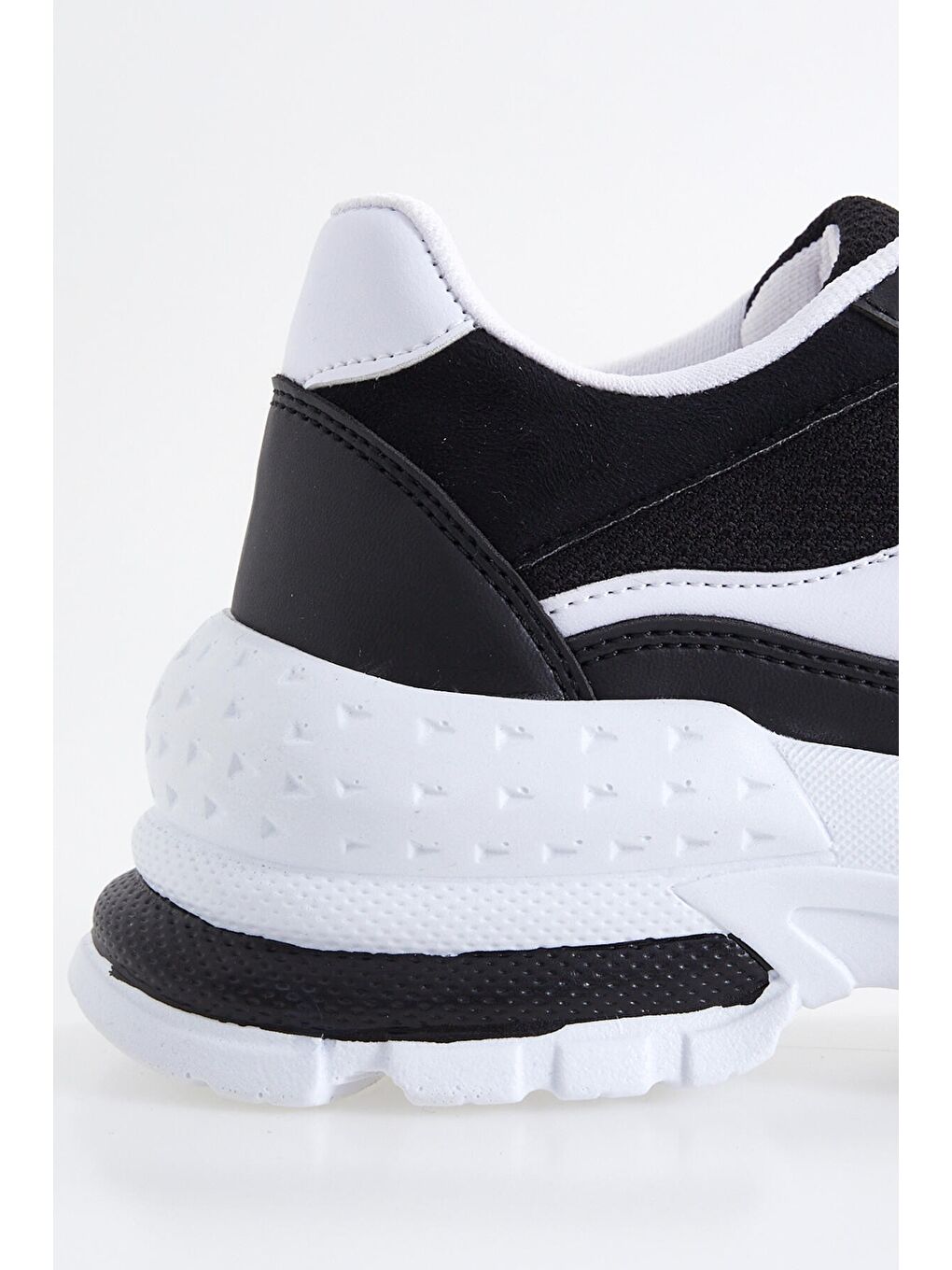 Siyah Bağcıklı Yüksek Taban Günlük Kadın Spor Ayakkabı - 89077-3