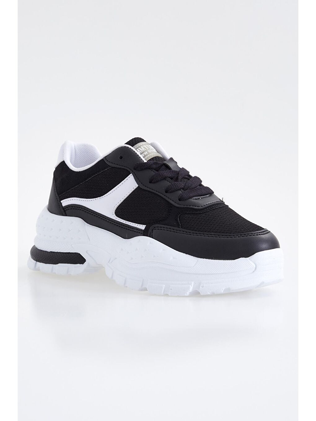 Siyah Bağcıklı Yüksek Taban Günlük Kadın Spor Ayakkabı - 89077-4