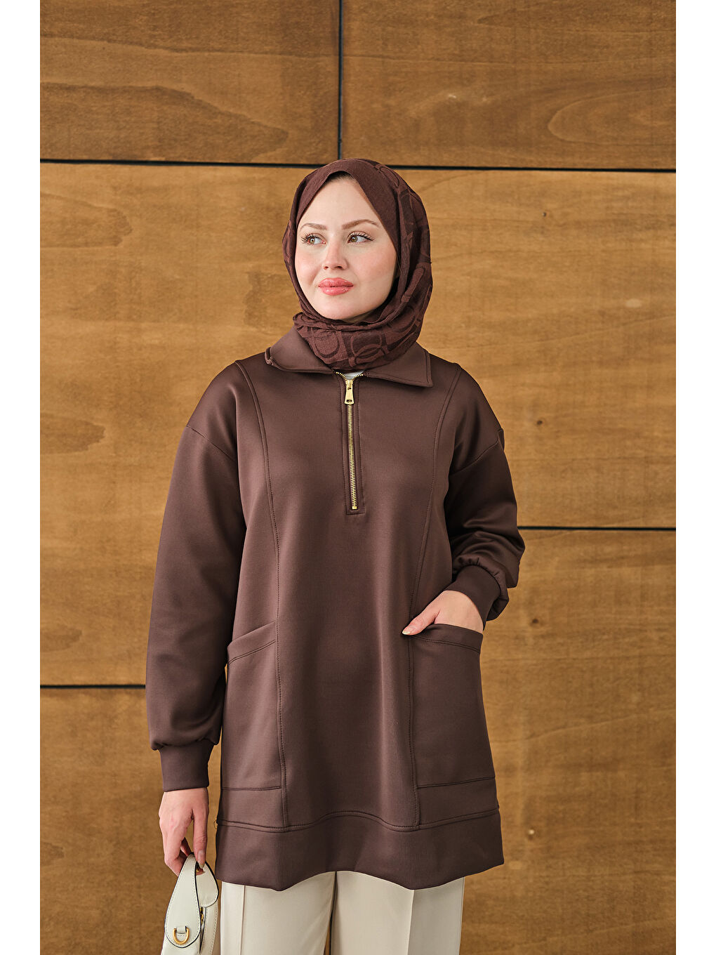 Kadın Cep Ve Yaka Detay Yarım Fermuarlı Sweat Kahverengi-1