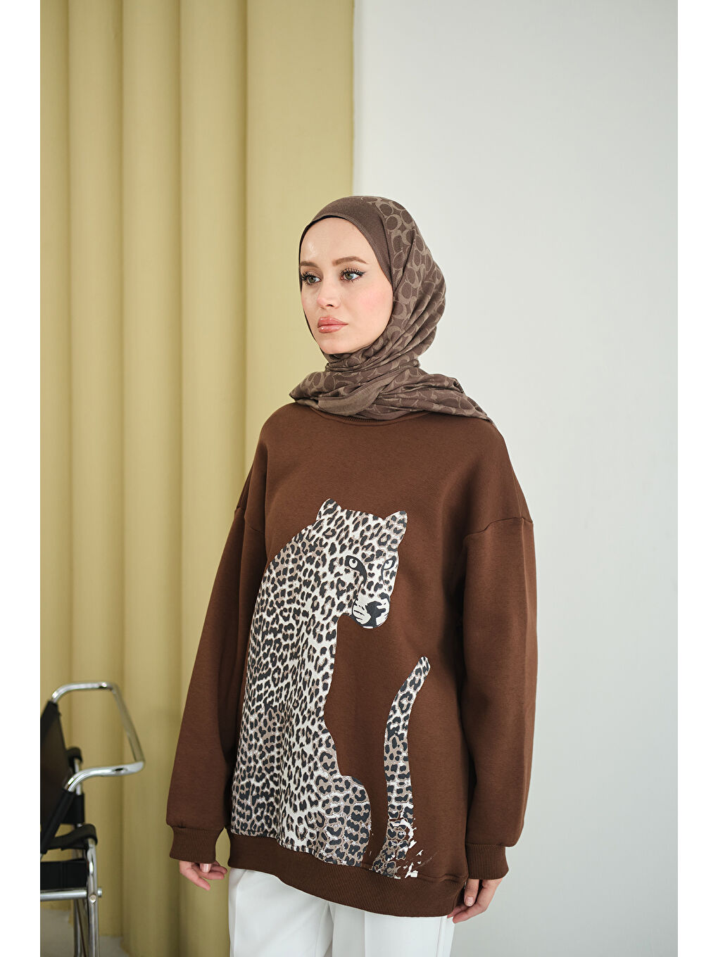Kadın Leopar Kaplan Görünümlü Oversize Sweat Kahverengi