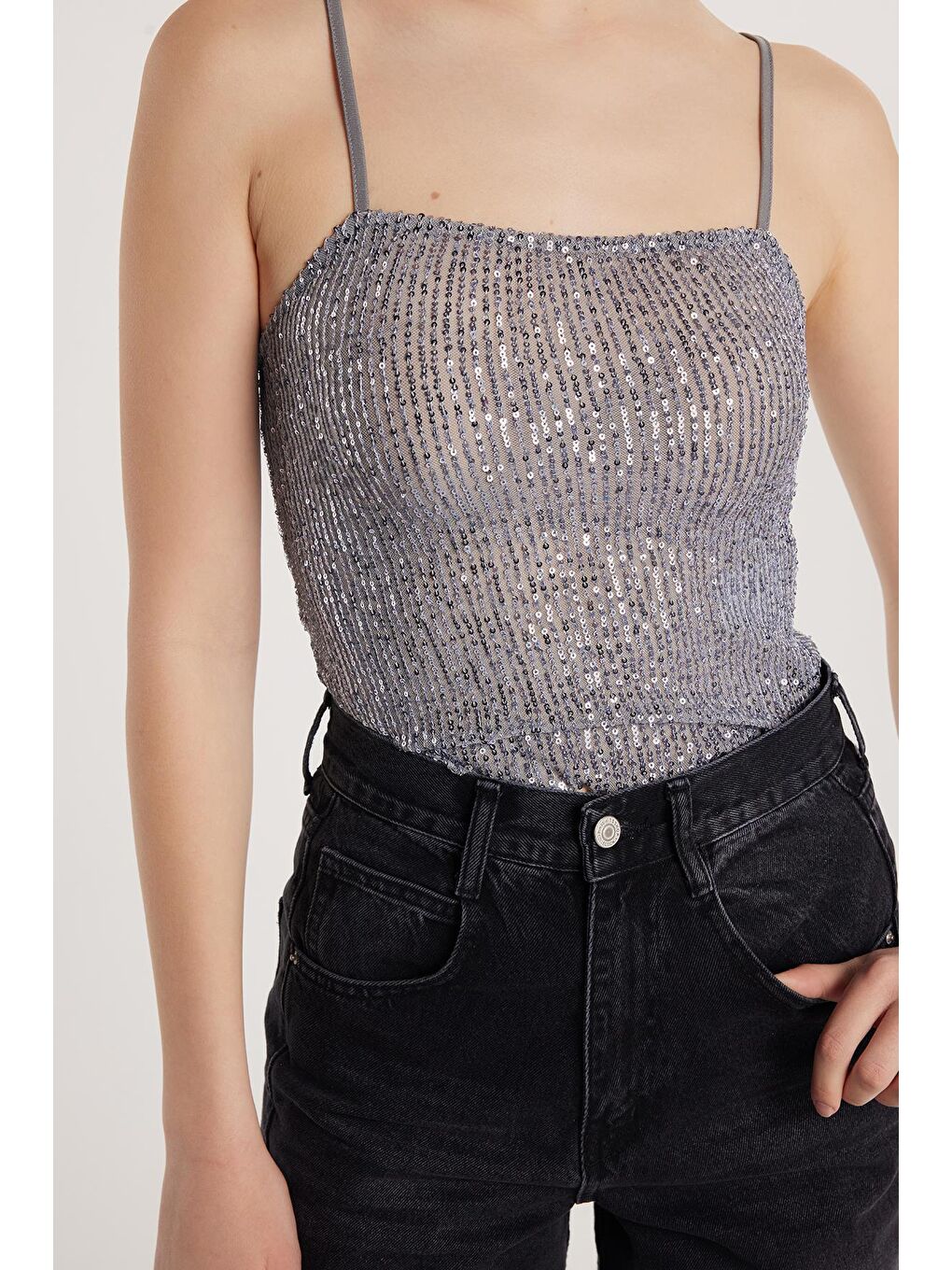 Kadın Slim Fit Dar Kesim Gri Sıfır Kol U Yaka Bluz-1