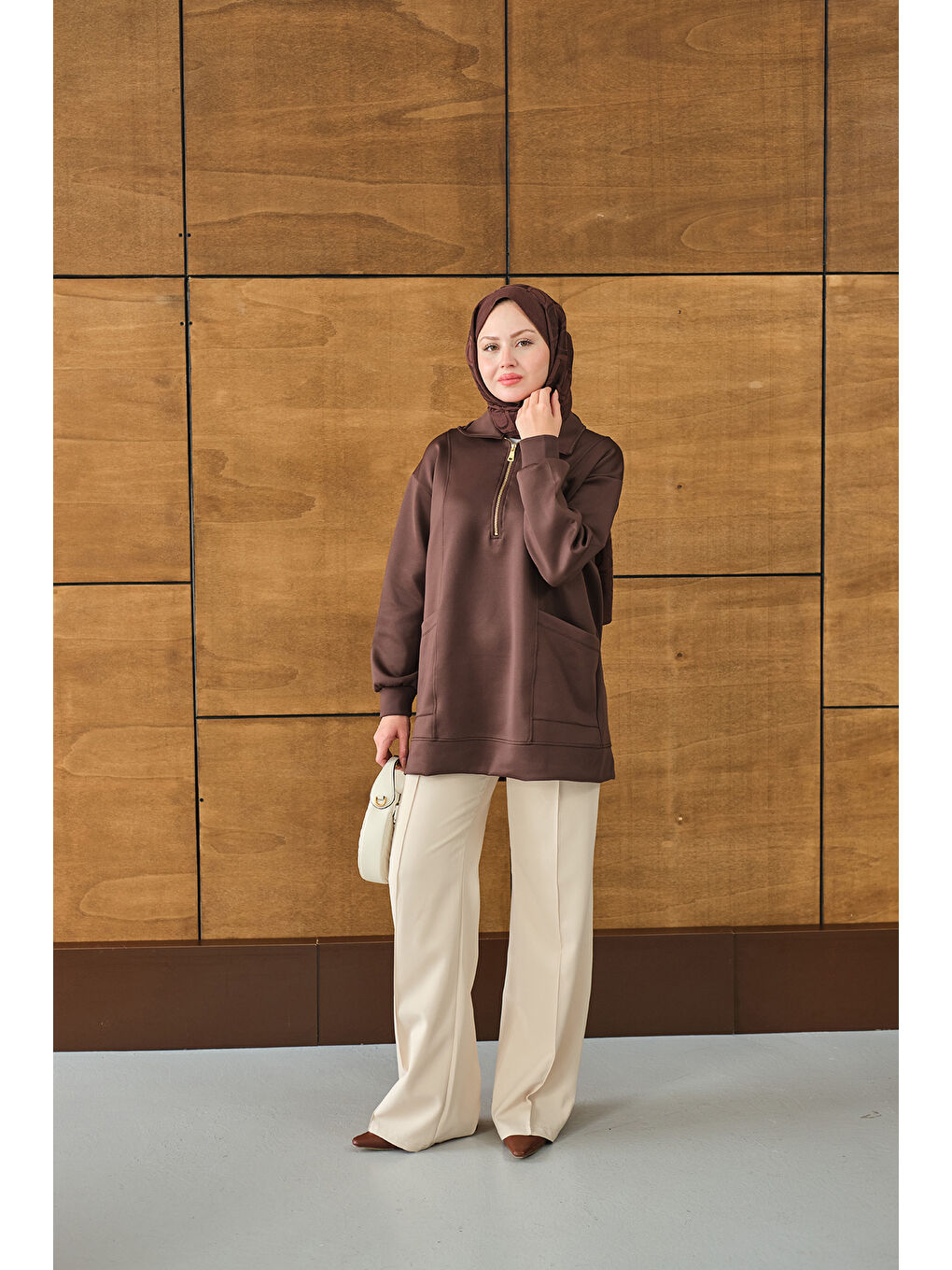 Kadın Cep Ve Yaka Detay Yarım Fermuarlı Sweat Kahverengi-4