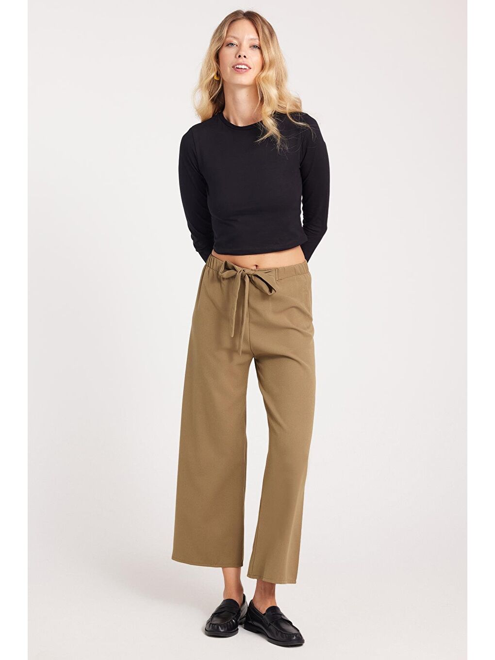 Kadın Relax Fit Rahat Kesim Lastikli Kuşak Bağlamalı Geniş Paça Haki Pantolon-3