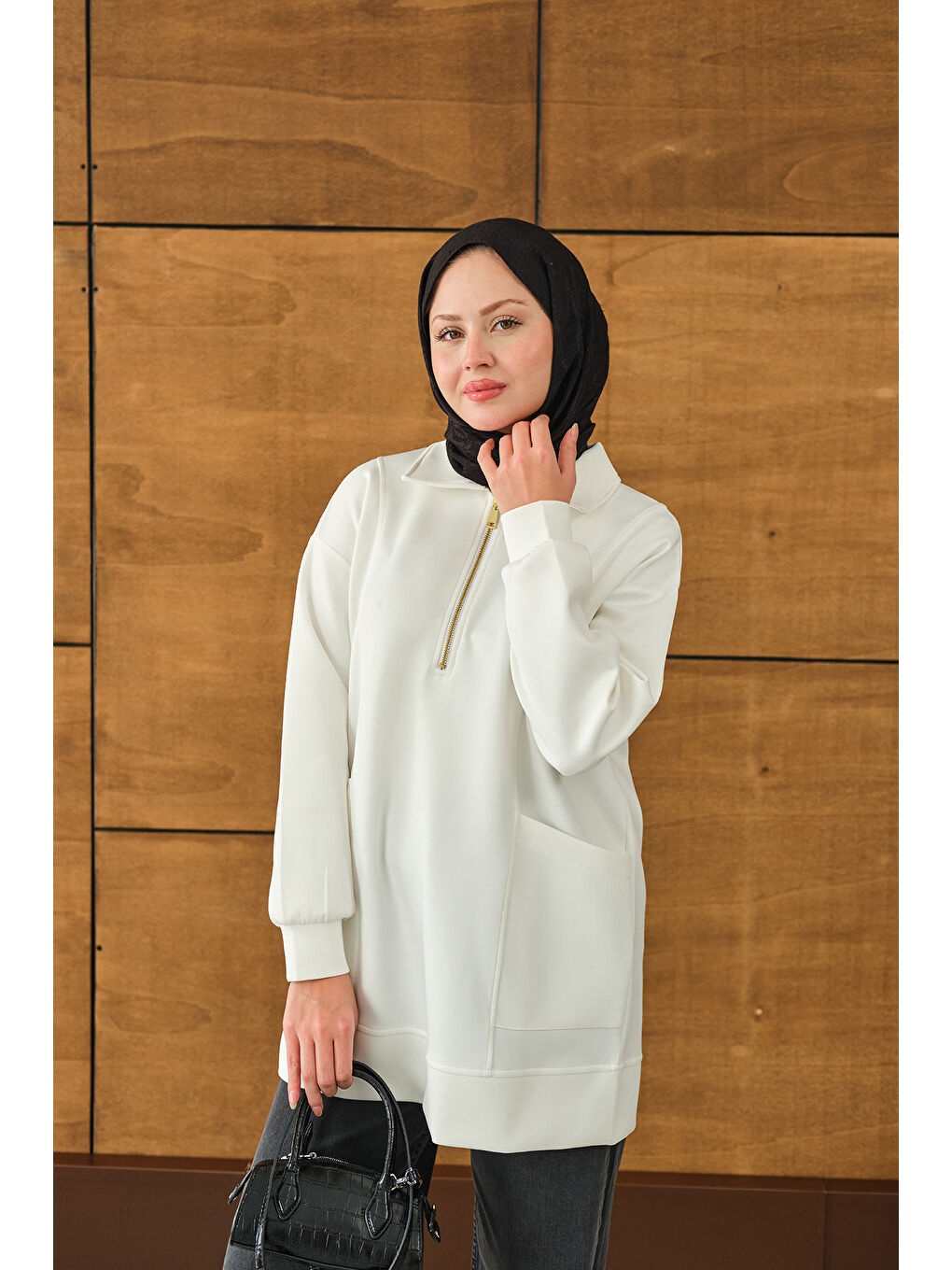 Kadın Cep Ve Yaka Detay Yarım Fermuarlı Sweat Beyaz-1