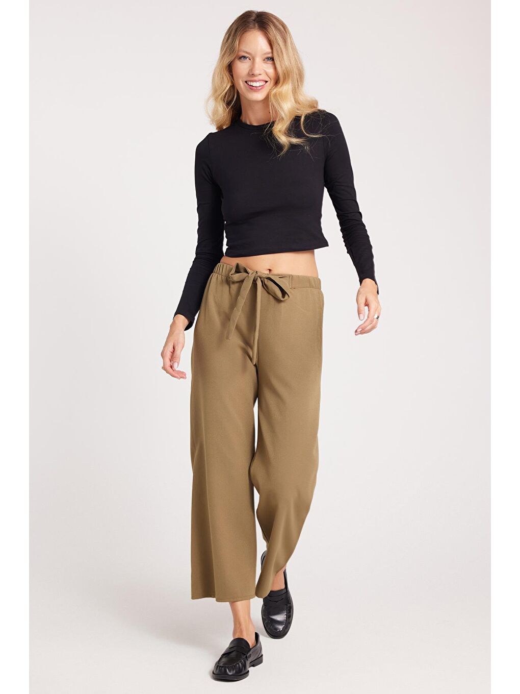 Kadın Relax Fit Rahat Kesim Lastikli Kuşak Bağlamalı Geniş Paça Haki Pantolon-4