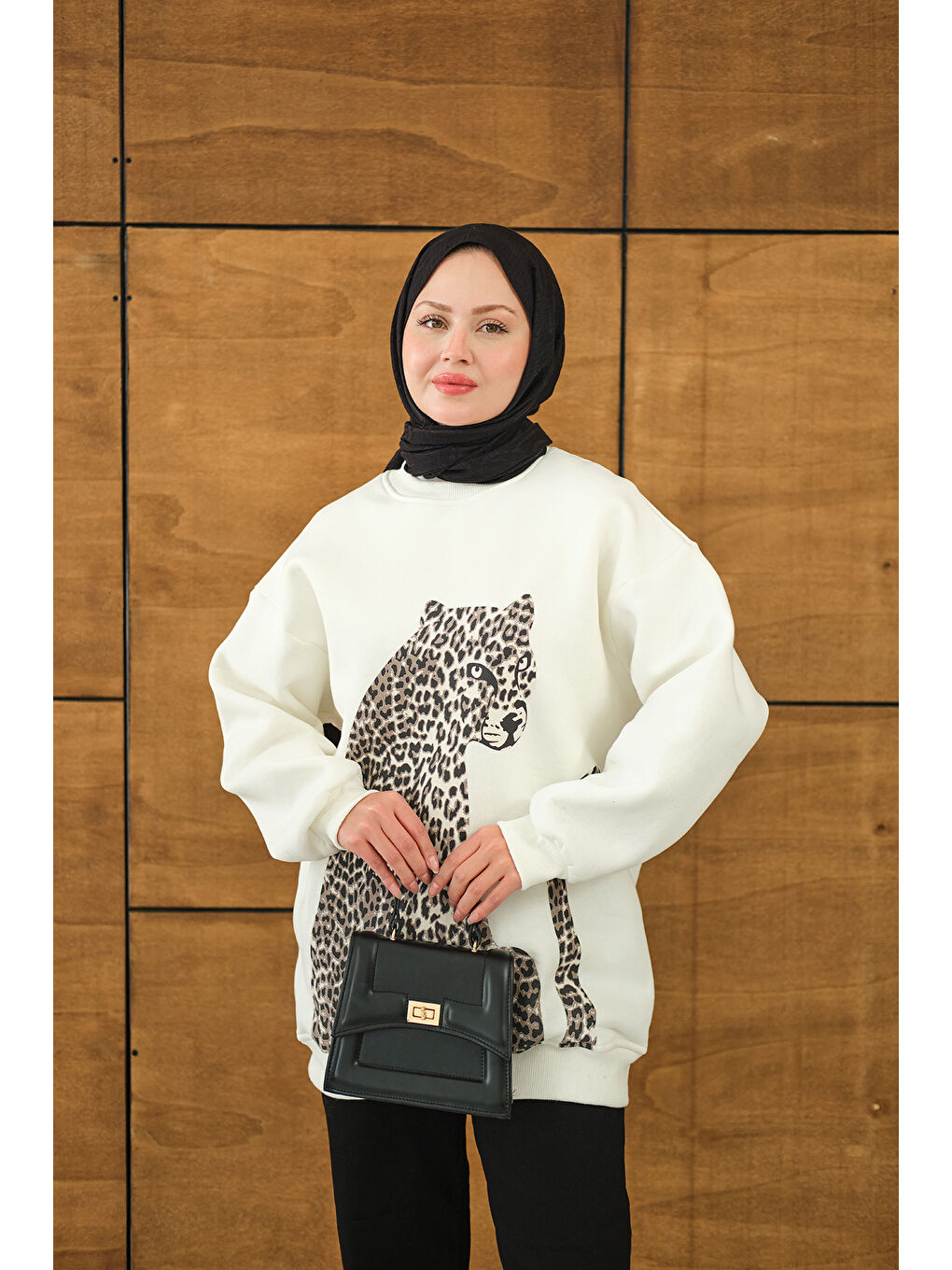 Kadın Leopar Kaplan Görünümlü Oversize Sweat Beyaz-4