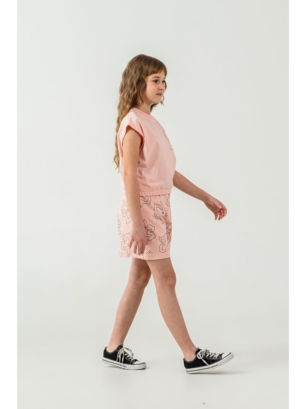 Pembe Üst Sol Omuz Baskılı Alt Tüm Alan Baskılı Kız Çocuk Şort - Tişört Takımı-1