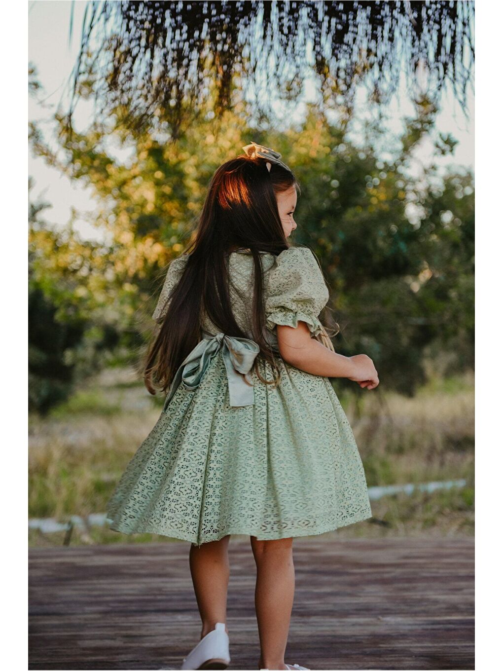 Yeşil Dantel Detaylı Kabarık Kollu Kız Çocuk Özel Kısa Elbise_M2449-4