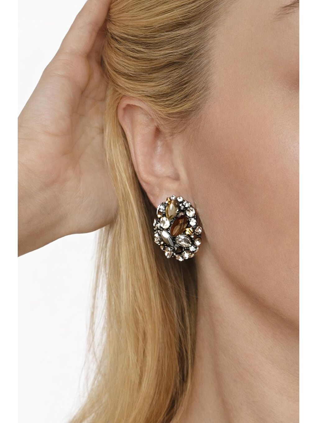 Parlak Taşlı Siyah Düğme Küpe-3