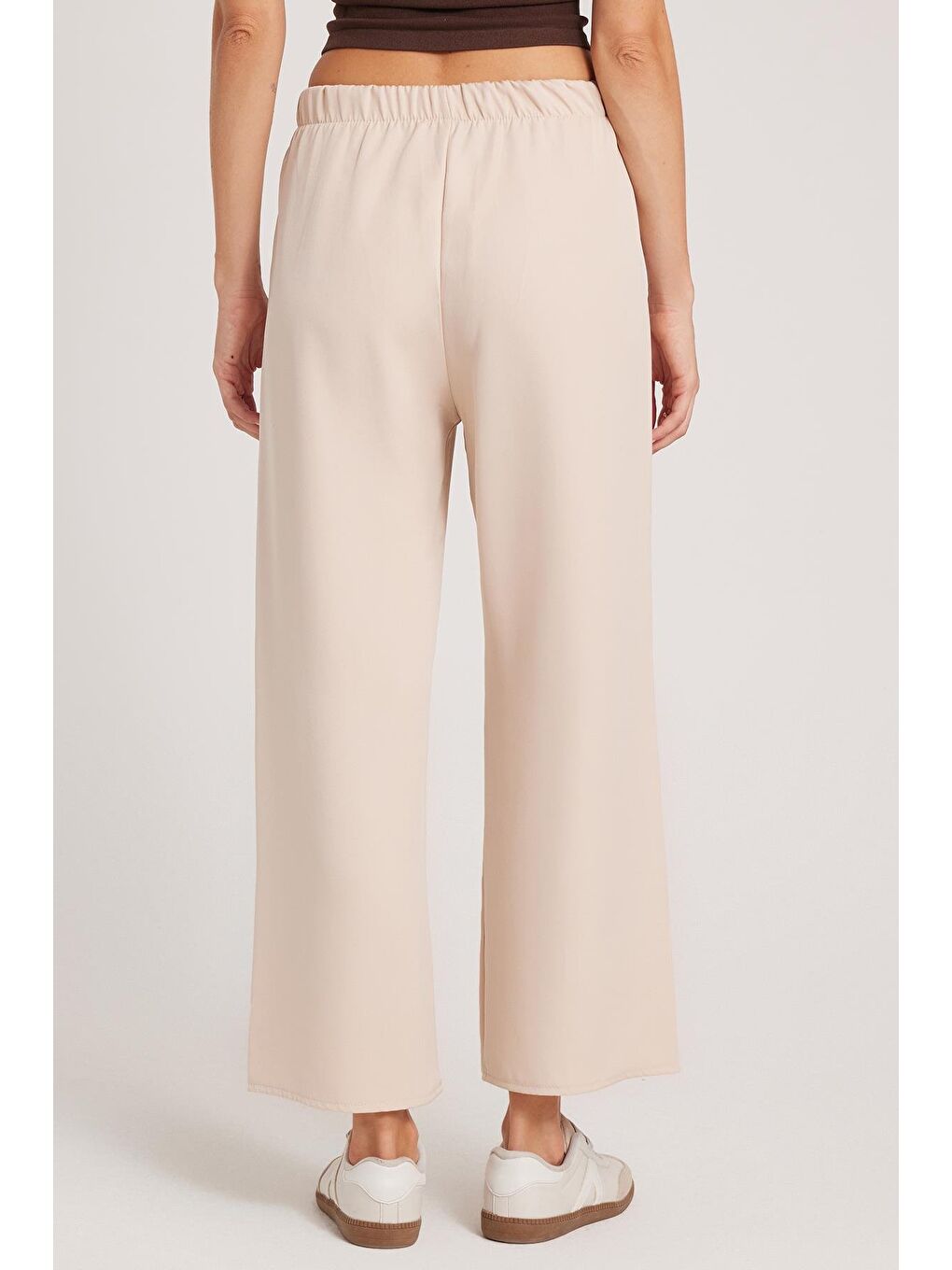 Kadın Relax Fit Rahat Kesim Lastikli Kuşak Bağlamalı Geniş Paça Açık Bej Pantolon-6