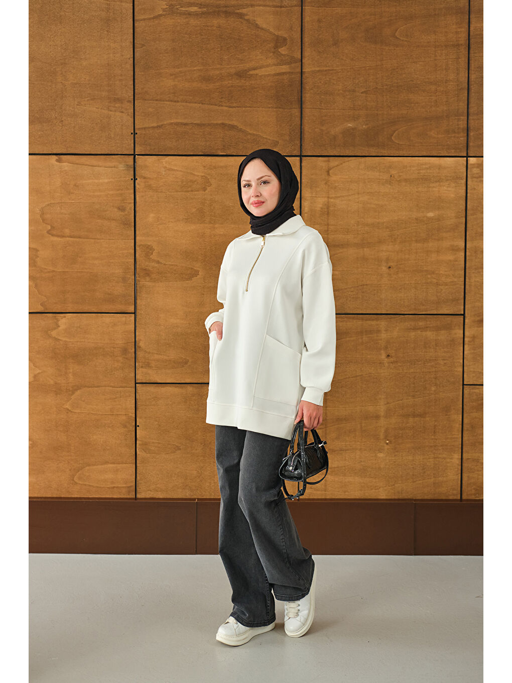 Kadın Cep Ve Yaka Detay Yarım Fermuarlı Sweat Beyaz-4