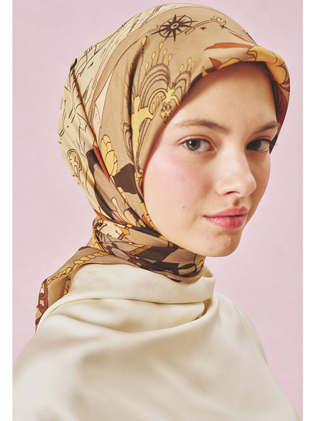 Bej FAIRYTALE CASTLE DESEN FLOŞ VİSKON EŞARP TOFFEENUT-3