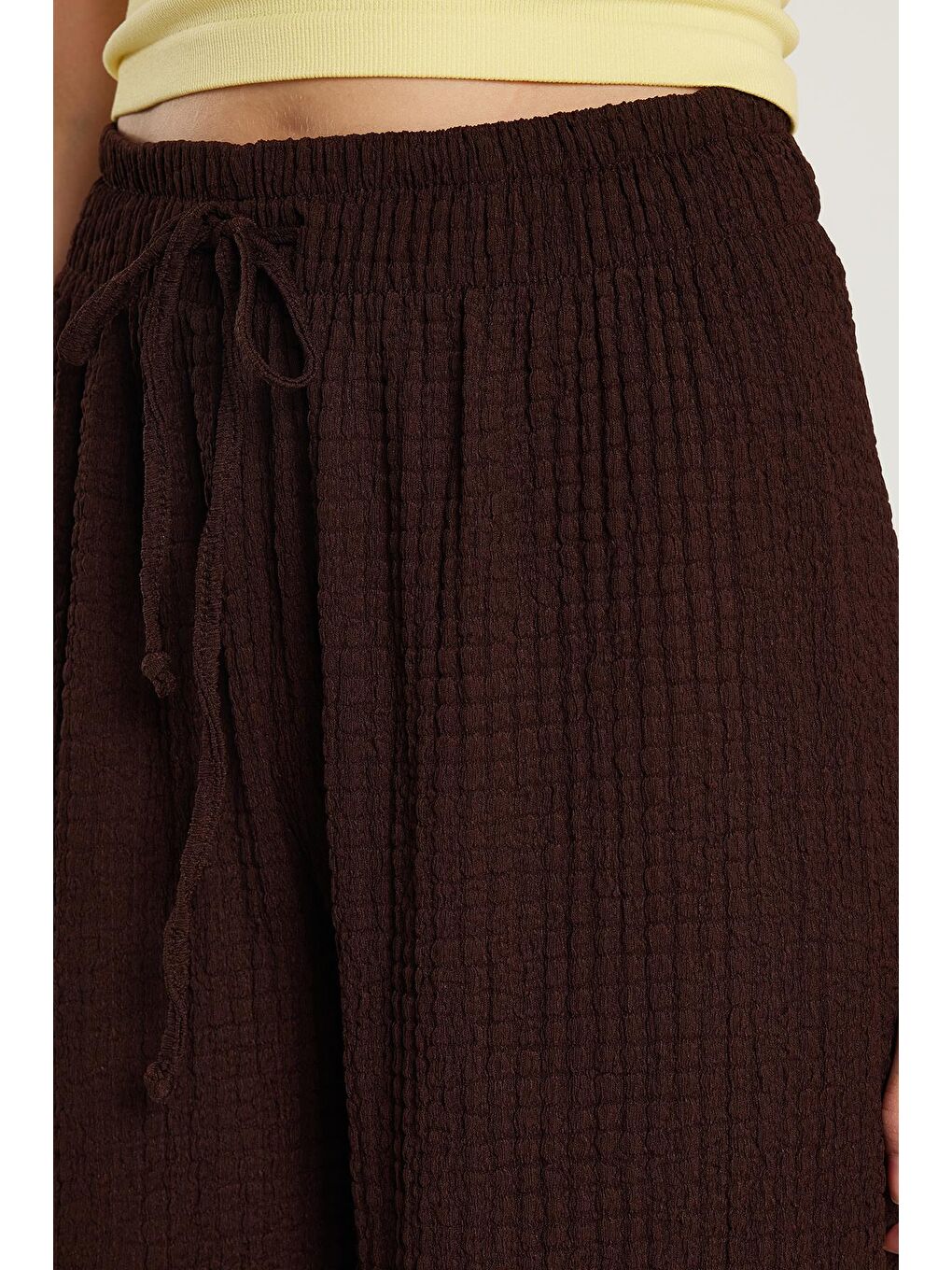 Kadın Slim Fit Dar Kesim Beli Lastikli Büzgülü İspanyol Paça Kahverengi Pantolon-2