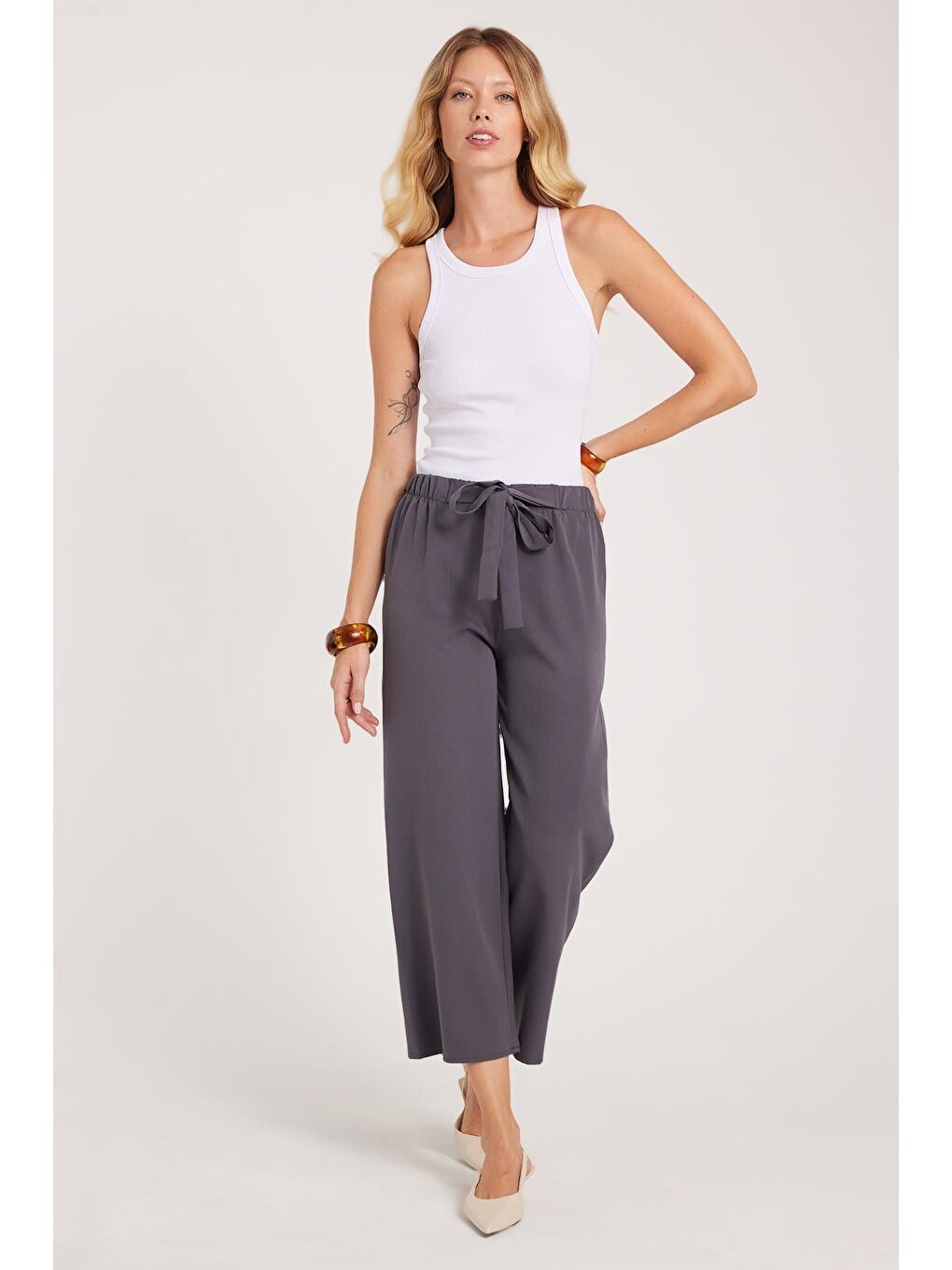 Kadın Relax Fit Rahat Kesim Lastikli Kuşak Bağlamalı Geniş Paça Antrasit Pantolon-1