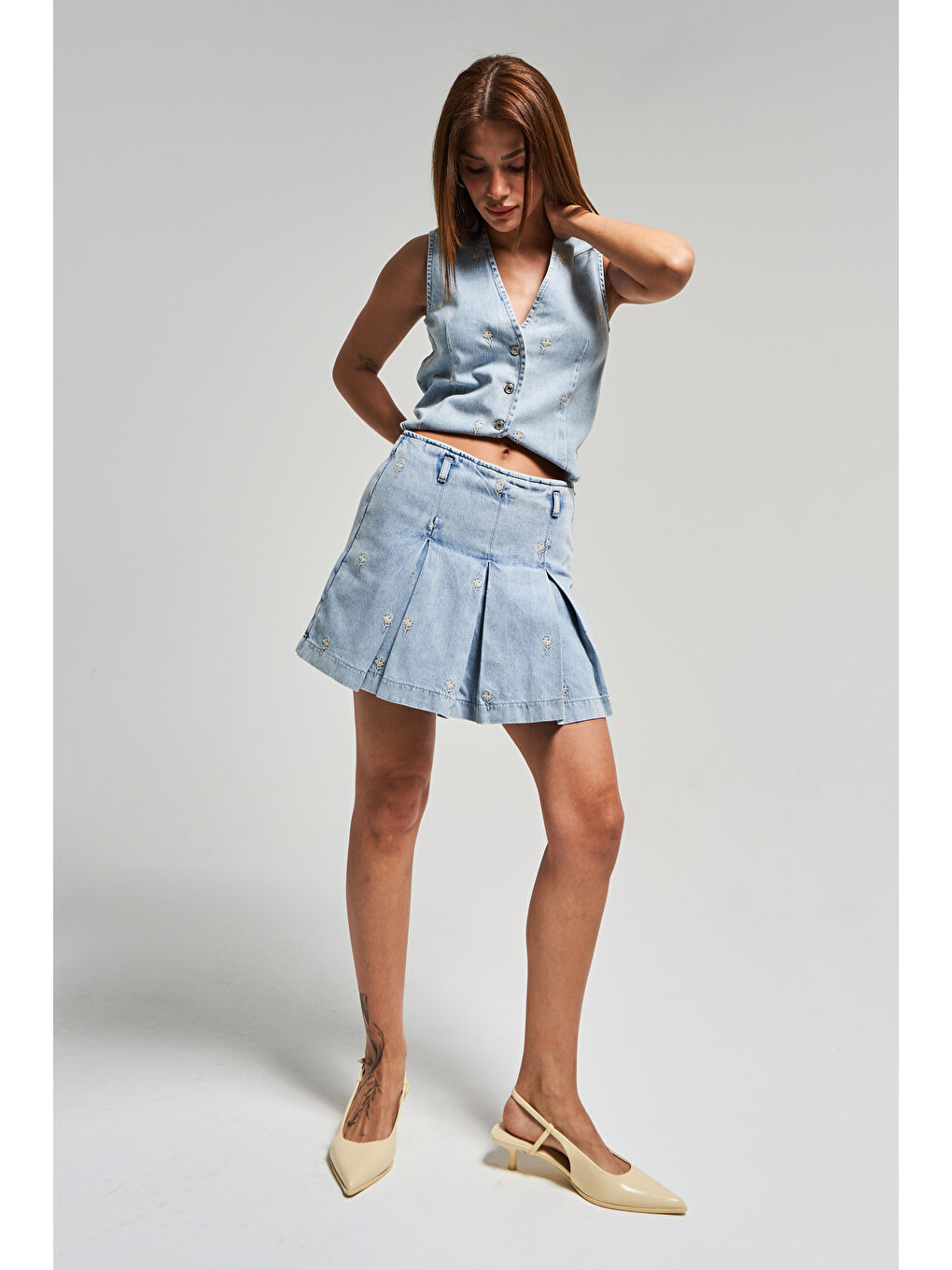 Mavi Kadın Jean Rengi 3s5-3 Çiçek Nakışlı %100 Pamuk Önü Pileli Tasarım Denim Şort Etek-2