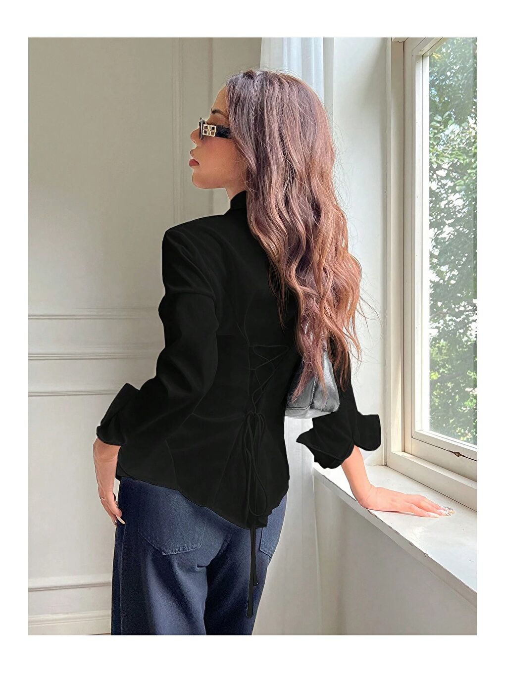 Siyah Kadın Arkası Bağcıklı Gömlek Slim Fit Günlük ve Ofis Kombin Modern Tasarım-1