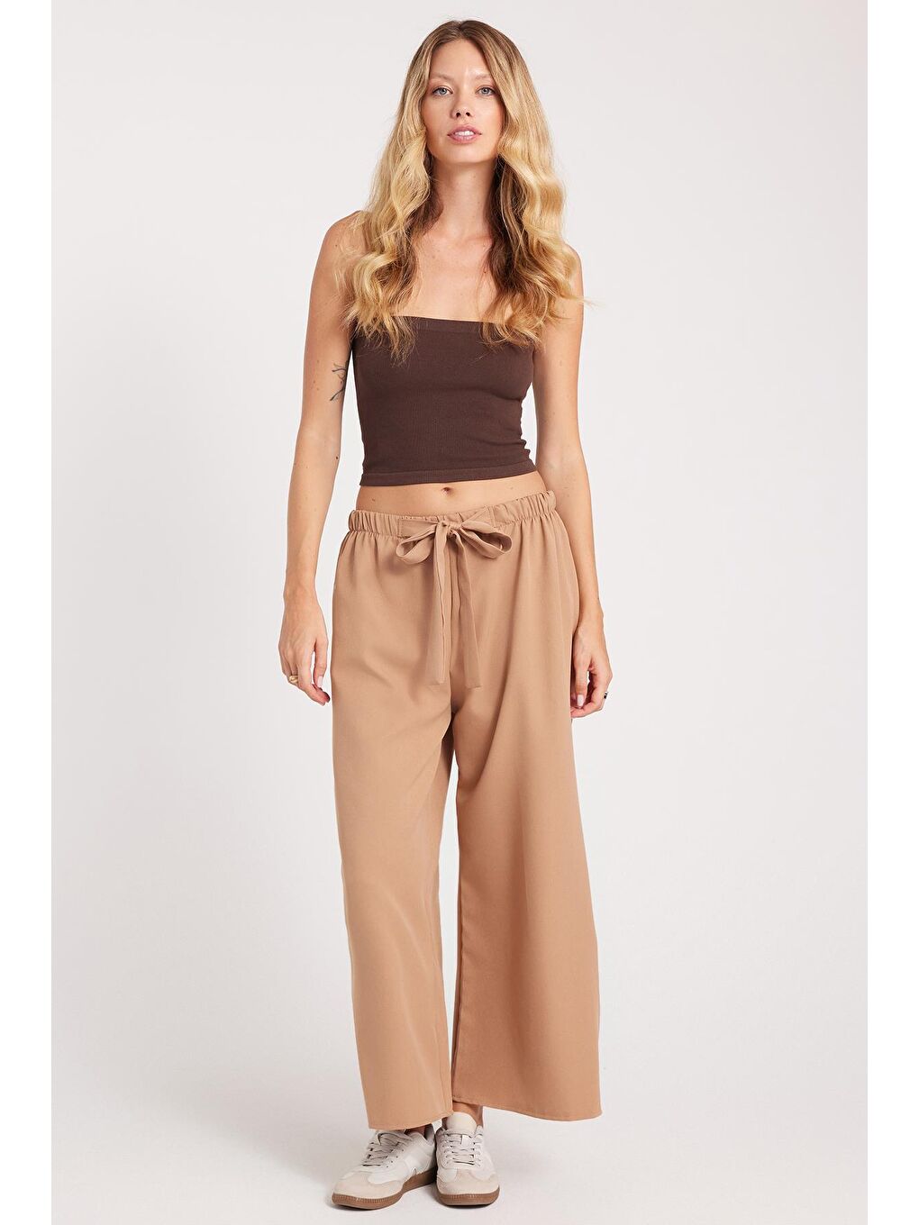 Kadın Relax Fit Rahat Kesim Lastikli Kuşak Bağlamalı Geniş Paça Bej Pantolon-4