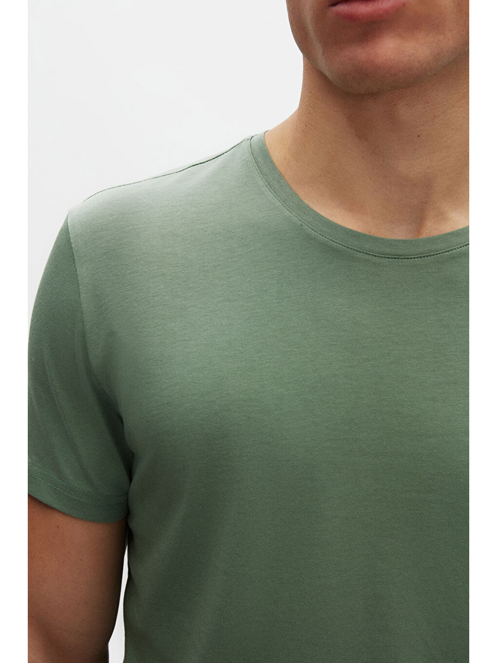 Slim Fit Yeşil Bisiklet Yaka %100 Pamuklu Nefes Alabilen T-Shirt-5