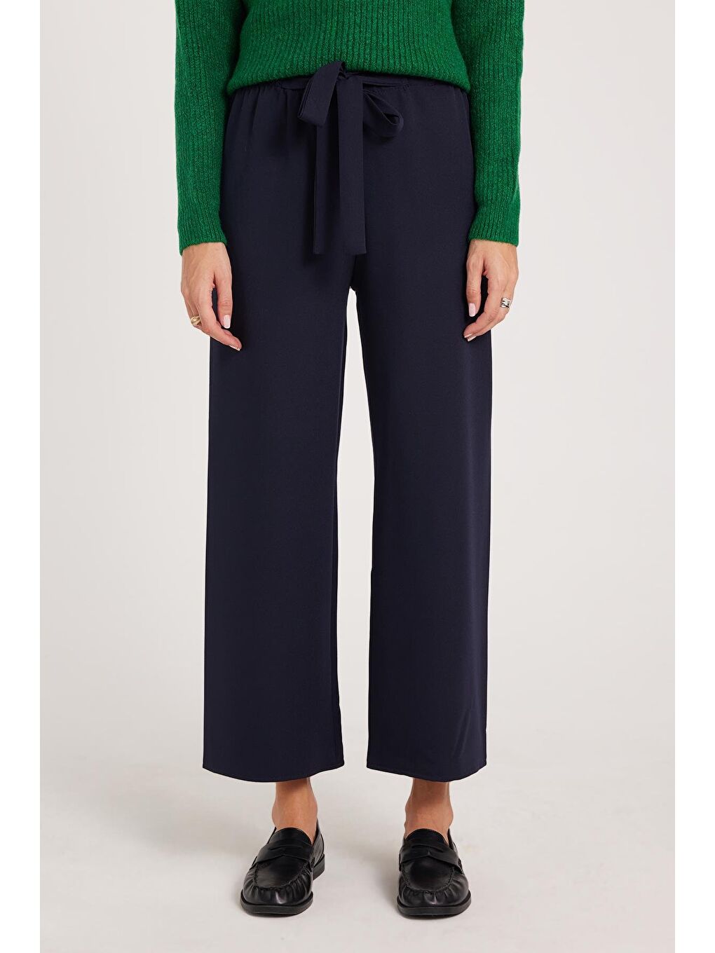 Kadın Relax Fit Rahat Kesim Lastikli Kuşak Bağlamalı Geniş Paça Lacivert Pantolon