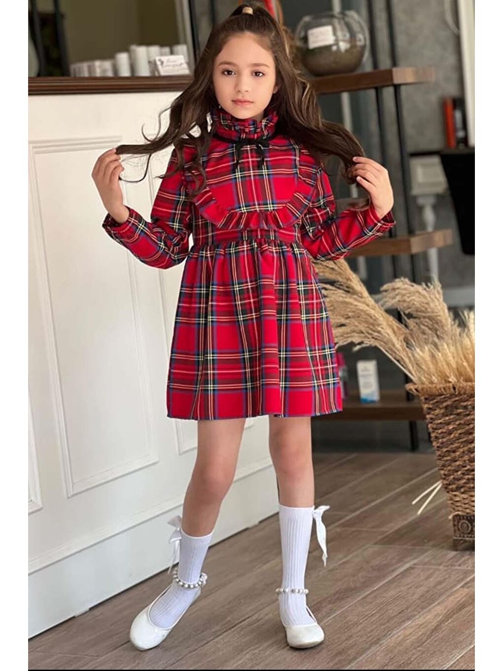 Kız Çocuk Ekose Desenli Fırfır Detaylı Çorap Hediyeli Kırmızı Elbise-2