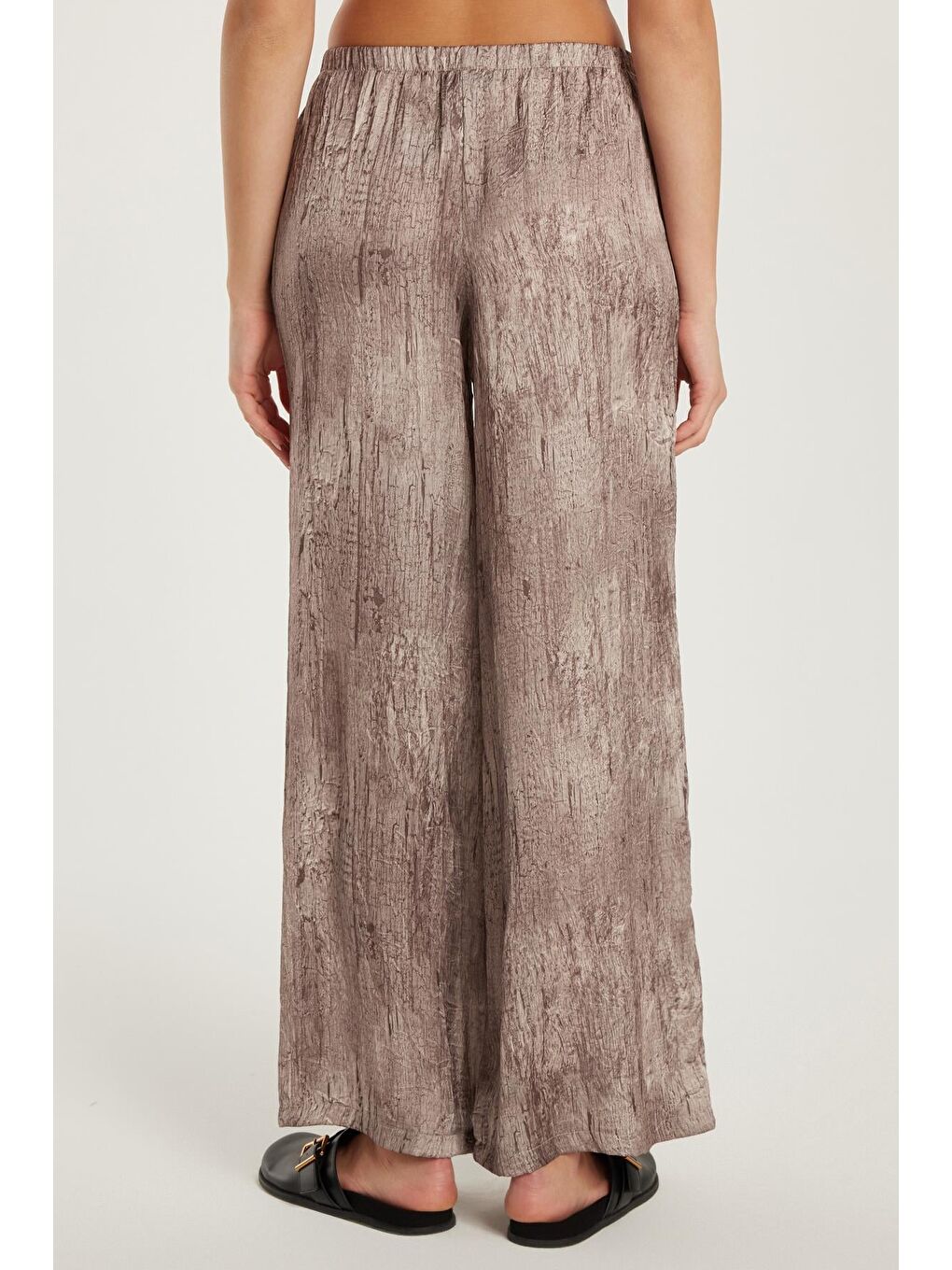 Bej Kadın Slim Fit Lastikli Baskılı Geniş Paça Vizon Pantolon-4