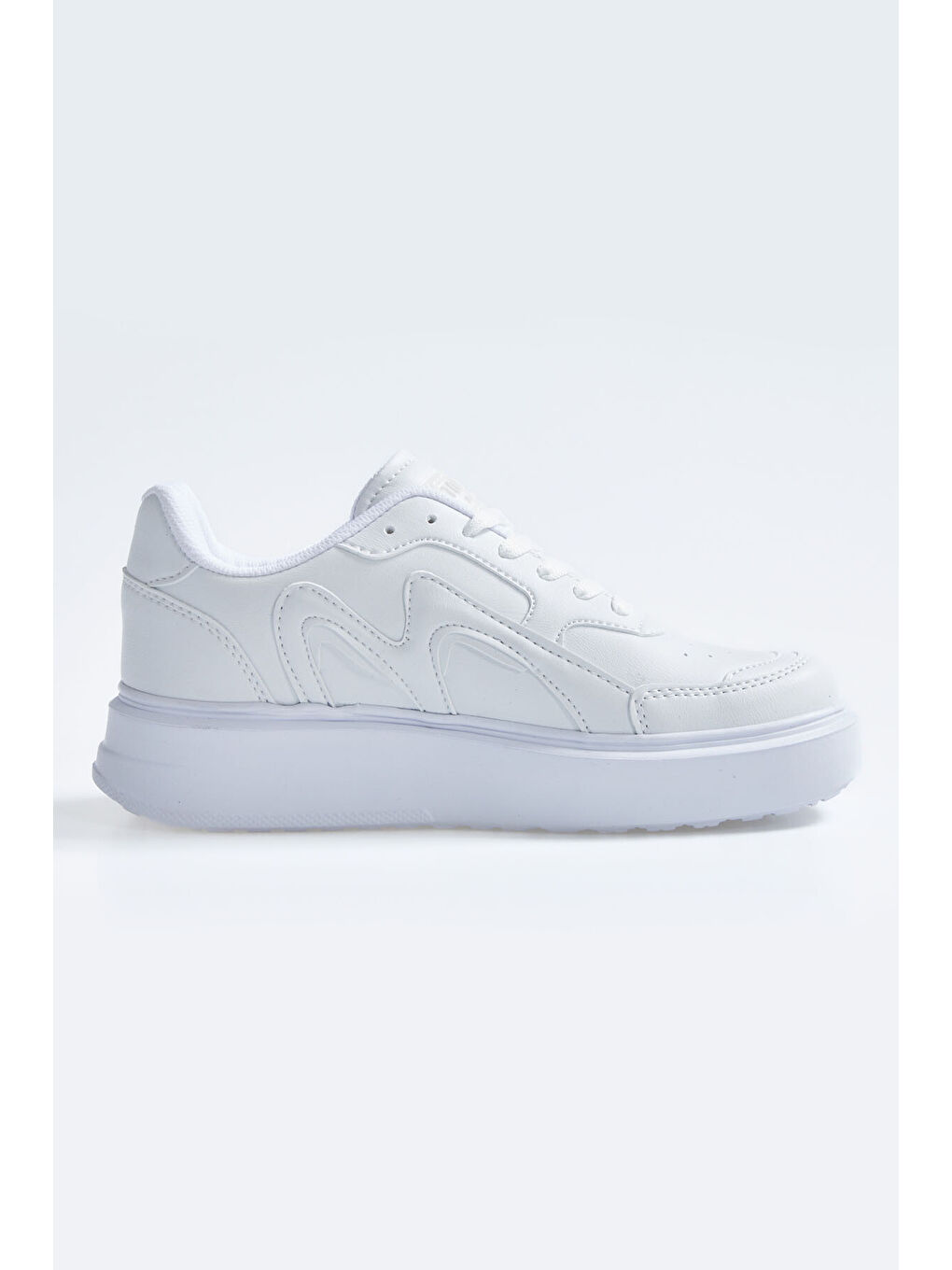 Beyaz Bağcıklı Yüksek Taban Suni Deri Kadın Spor Ayakkabı - 89200