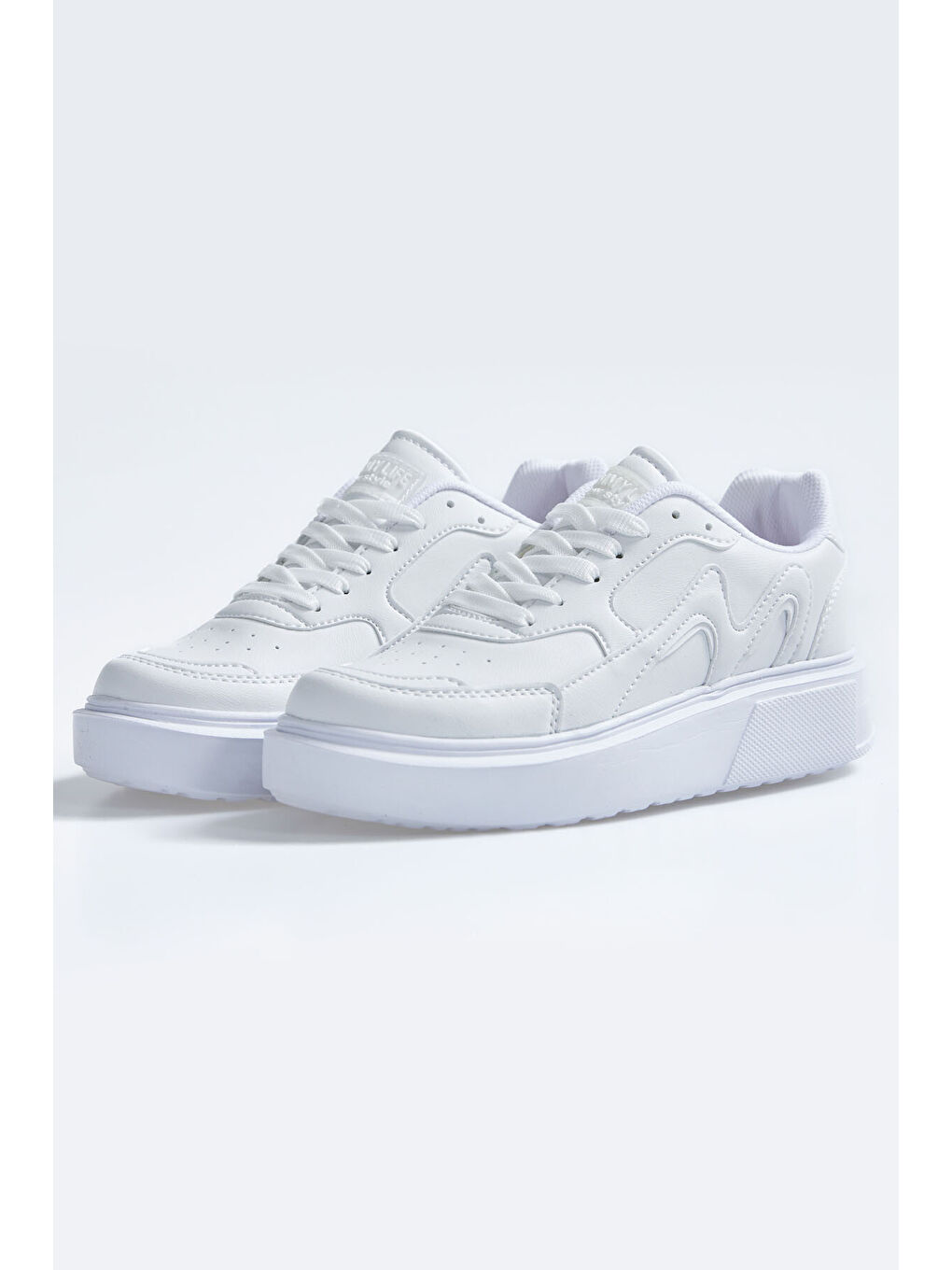 Beyaz Bağcıklı Yüksek Taban Suni Deri Kadın Spor Ayakkabı - 89200-1