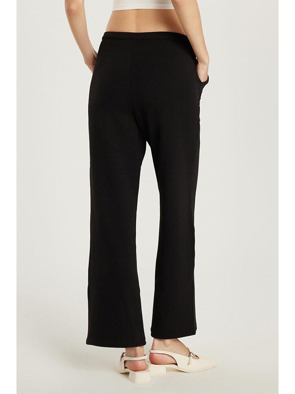 Kadın Slim Fit Dar Kesim Geniş Paça Siyah Pantolon-4