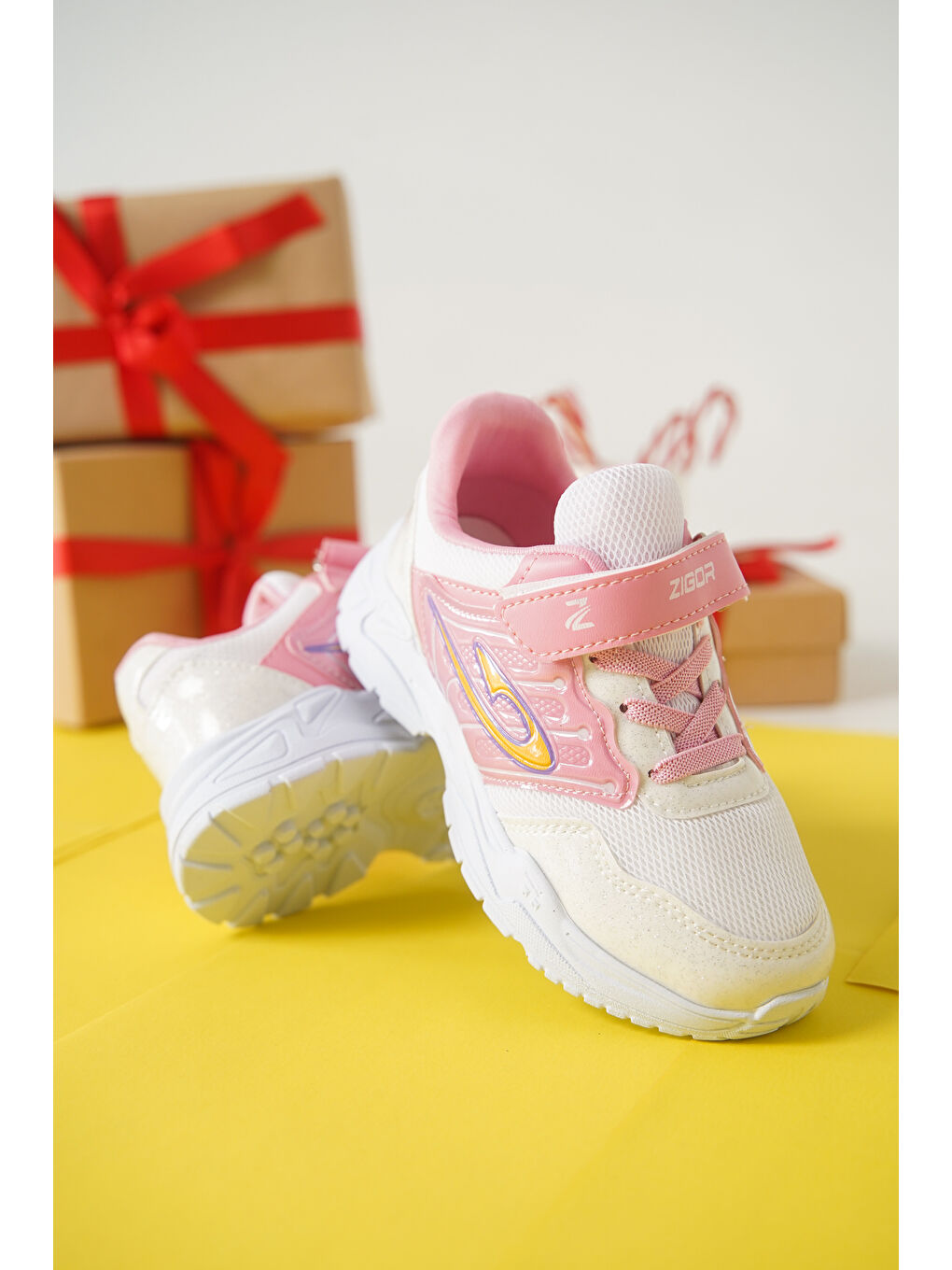 Beyaz Tontik Cırtlı Çocuk Unisex Spor Ayakkabı-2