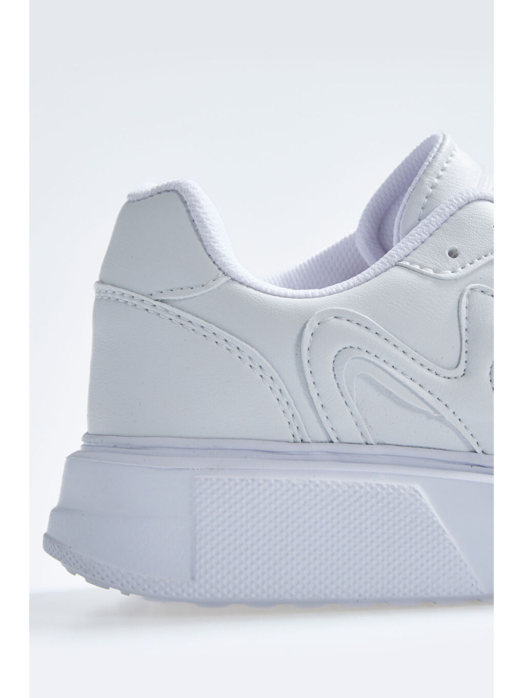 Beyaz Bağcıklı Yüksek Taban Suni Deri Kadın Spor Ayakkabı - 89200-3