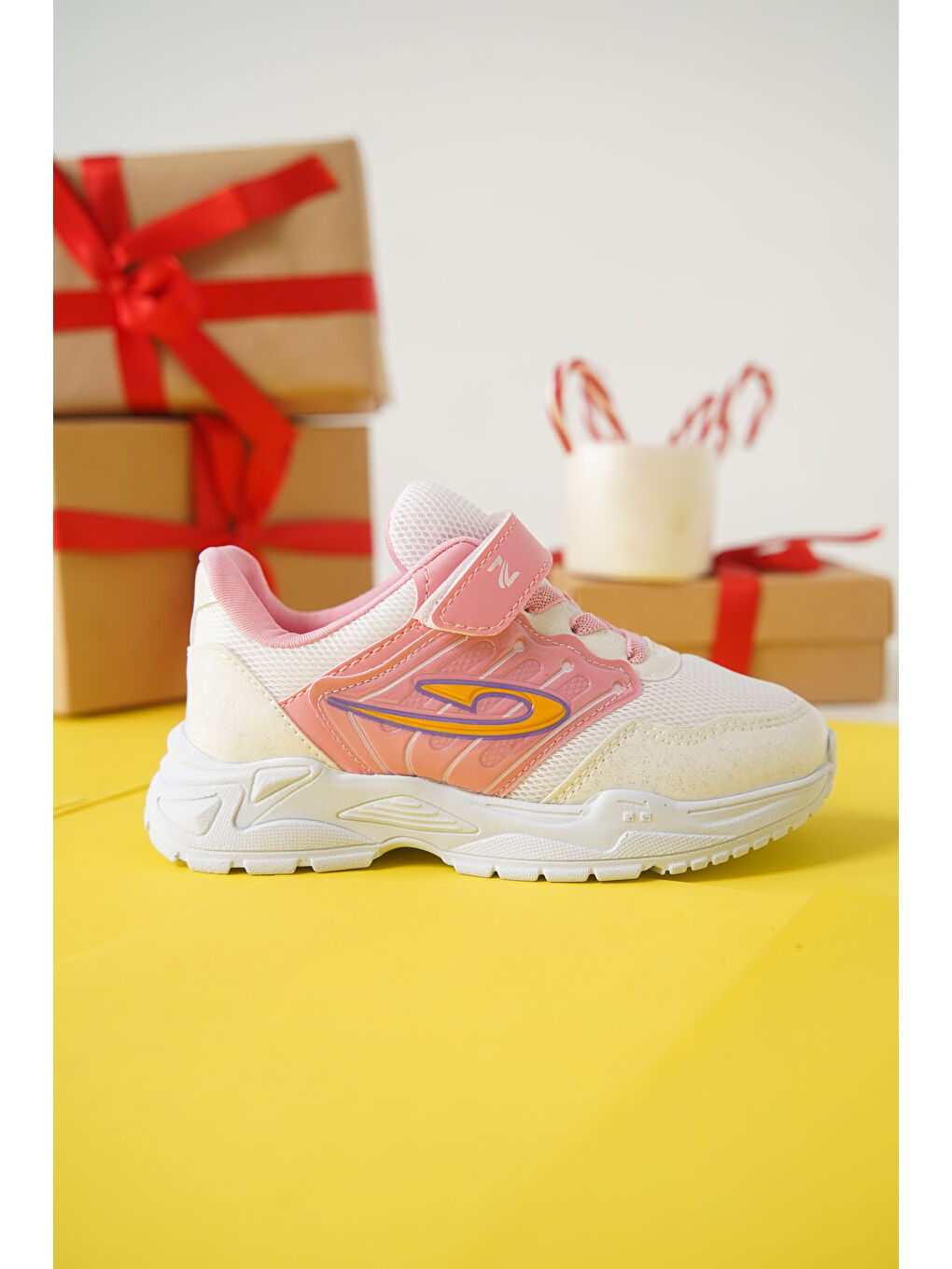 Beyaz Tontik Cırtlı Çocuk Unisex Spor Ayakkabı-3