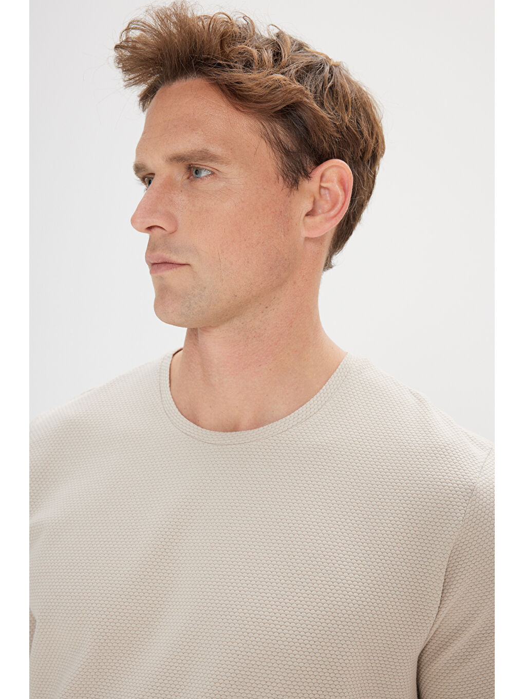 Bej Erkek Dar Kesim Bisiklet Yaka Modal Yumuşak Tuşeli Basic Tişört-3