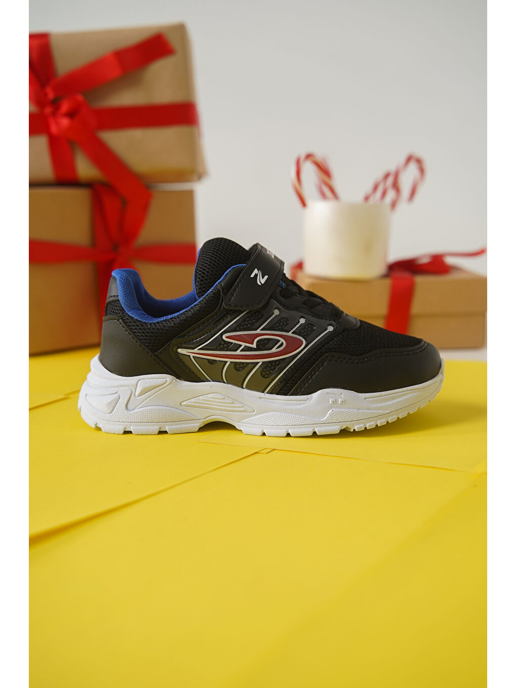 Siyah Tontik Cırtlı Çocuk Unisex Spor Ayakkabı-3