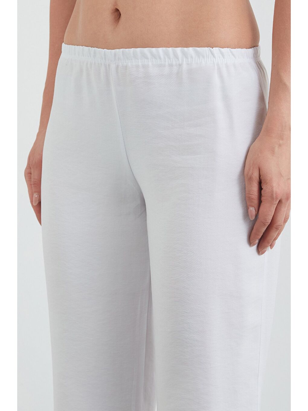 Beyaz Beli Lastikli Düşük Bel Modal Palazzo Pantolon-4