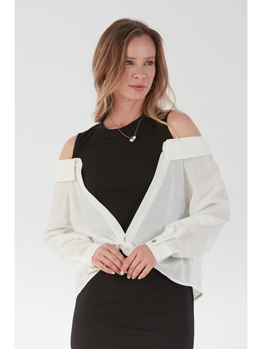 Siyah Basic Gömlek Detaylı Yırtmaçlı Elbise-1