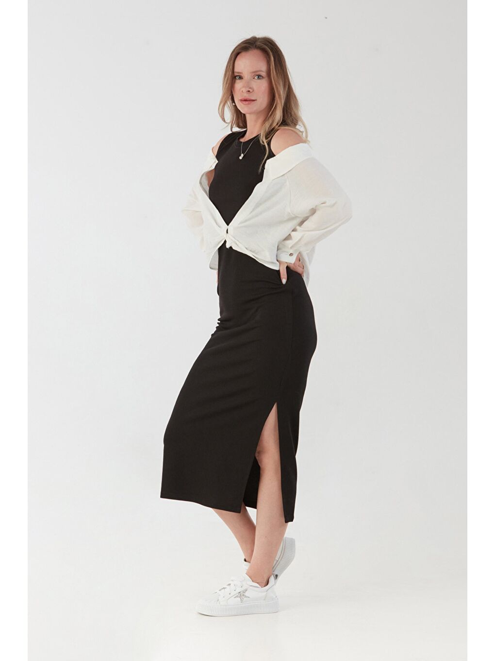 Siyah Basic Gömlek Detaylı Yırtmaçlı Elbise-2