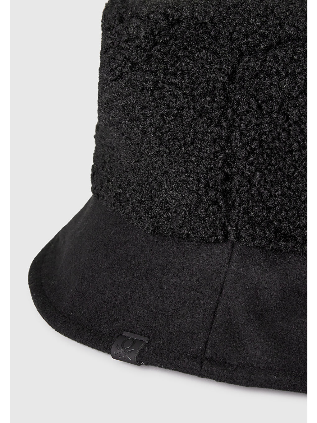 Kadın Siyah Pamuk Karışımlı Logo Detaylı Suni Kürk Bucket Şapka-2