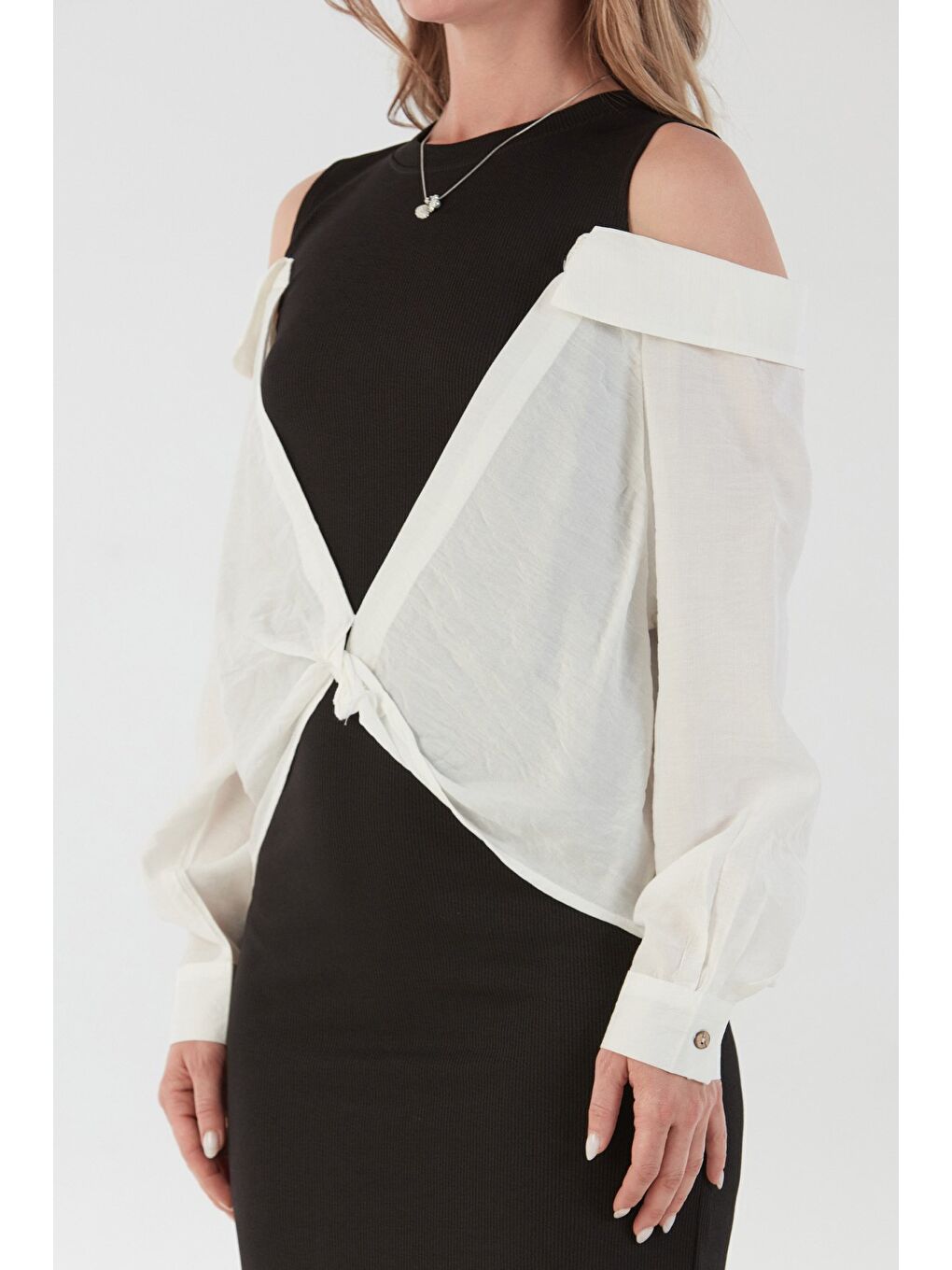 Siyah Basic Gömlek Detaylı Yırtmaçlı Elbise-4