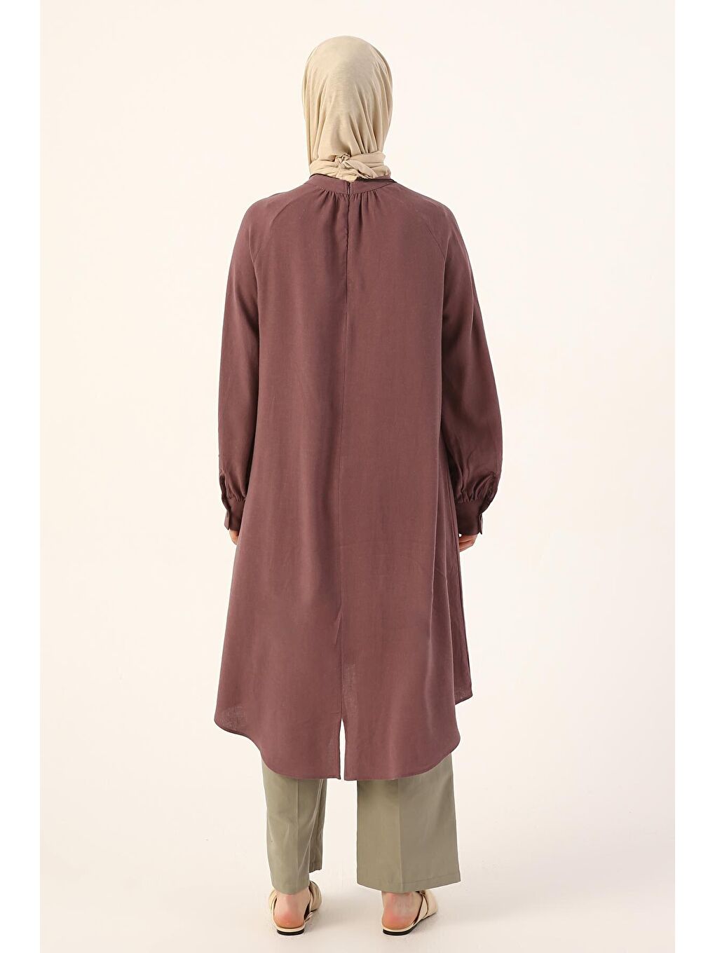 Mor Üzüm Hakim Yaka Kolyeli Viskon Keten Gömlek-3