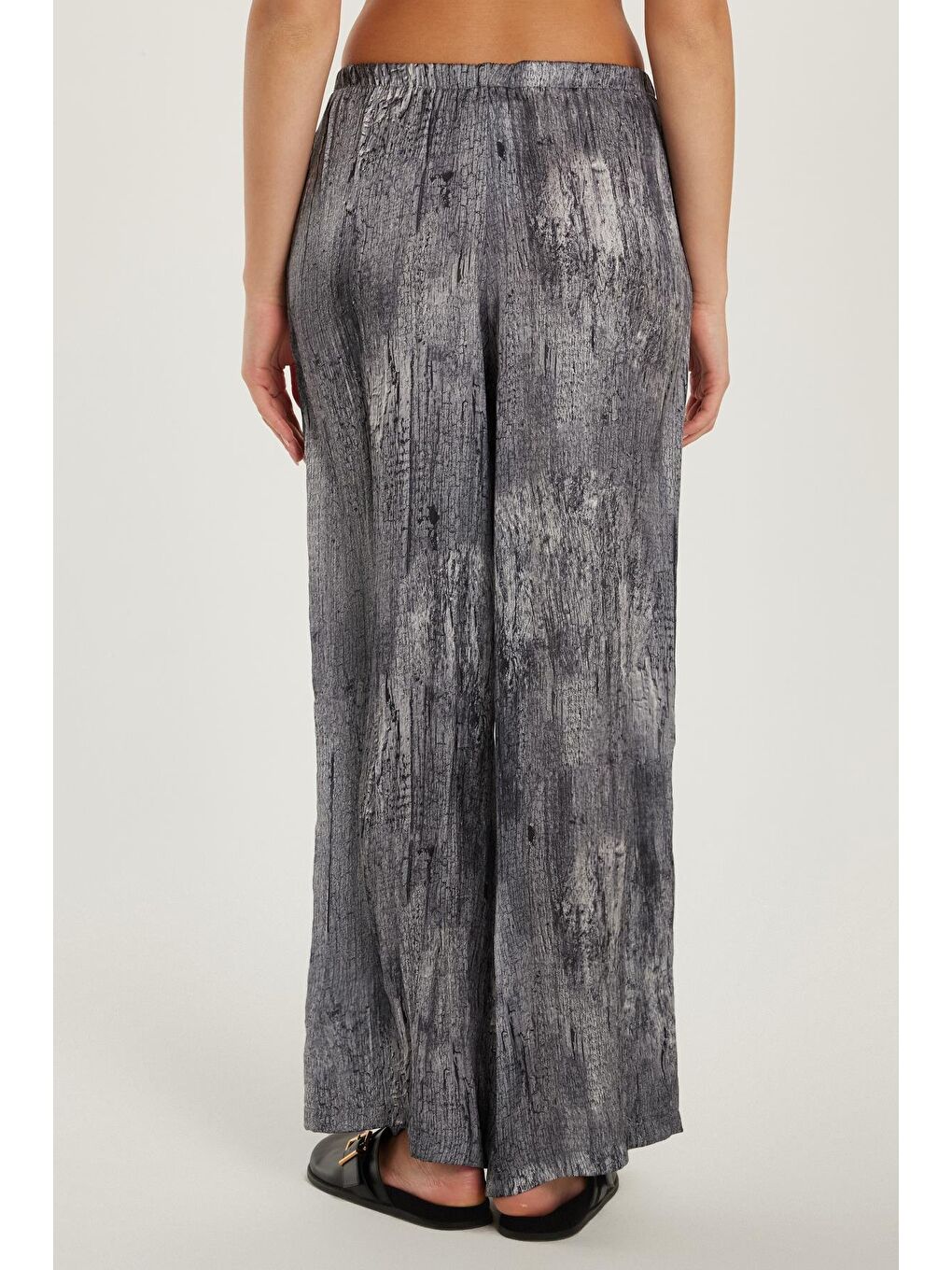 Kadın Slim Fit Lastikli Baskılı Geniş Paça Siyah Pantolon-4