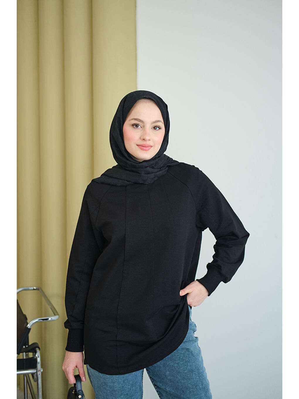 Kadın Dikiş Detaylı Bisiklet Yaka Sweat Siyah-3