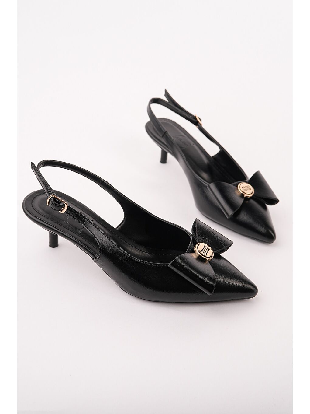 Siyah LORESTA Fiyonklu Gold Detaylı Sivri Burun Arkası Açık Kadın Topuklu Ayakkabı