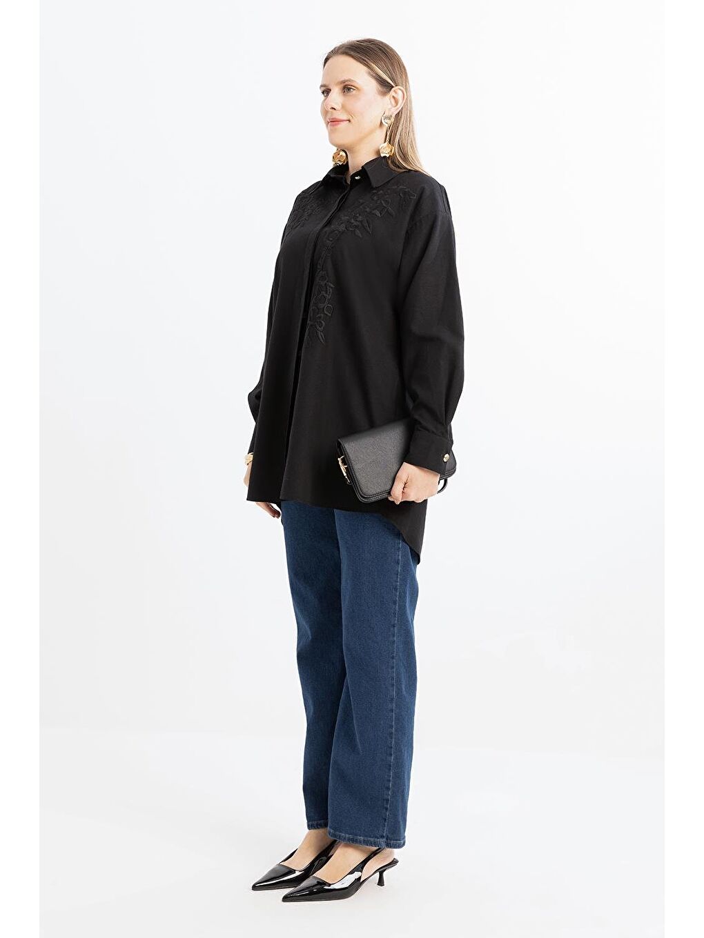 Siyah-Nakışlı Keten Gömlek-1