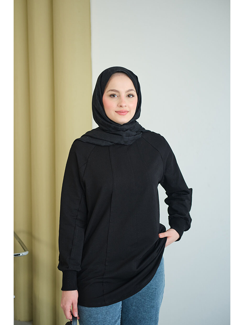 Kadın Dikiş Detaylı Bisiklet Yaka Sweat Siyah-4