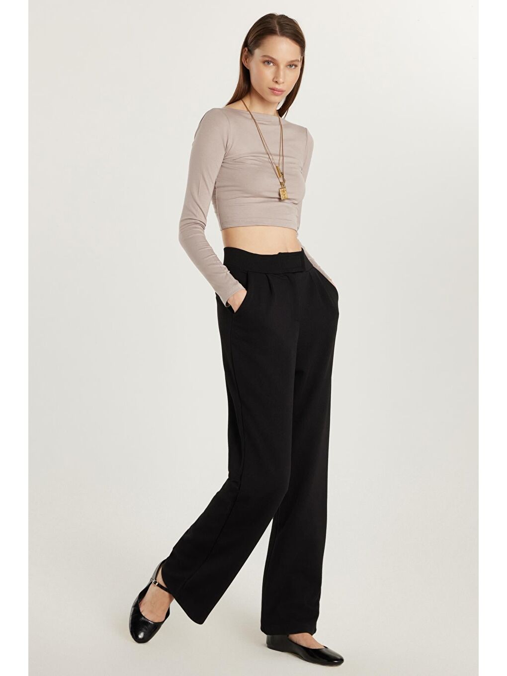 Kadın Relax Fit Rahat Kesim Cepli Geniş Paça Siyah Pantolon-2