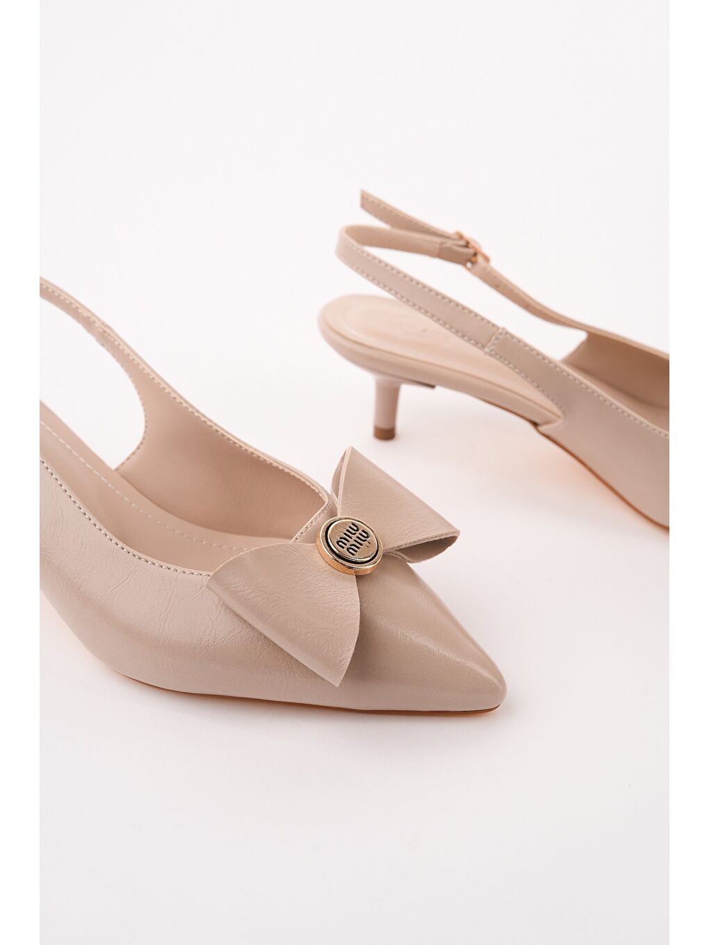 Bej LORESTA Fiyonklu Gold Detaylı Sivri Burun Arkası Açık Kadın Topuklu Ayakkabı-2